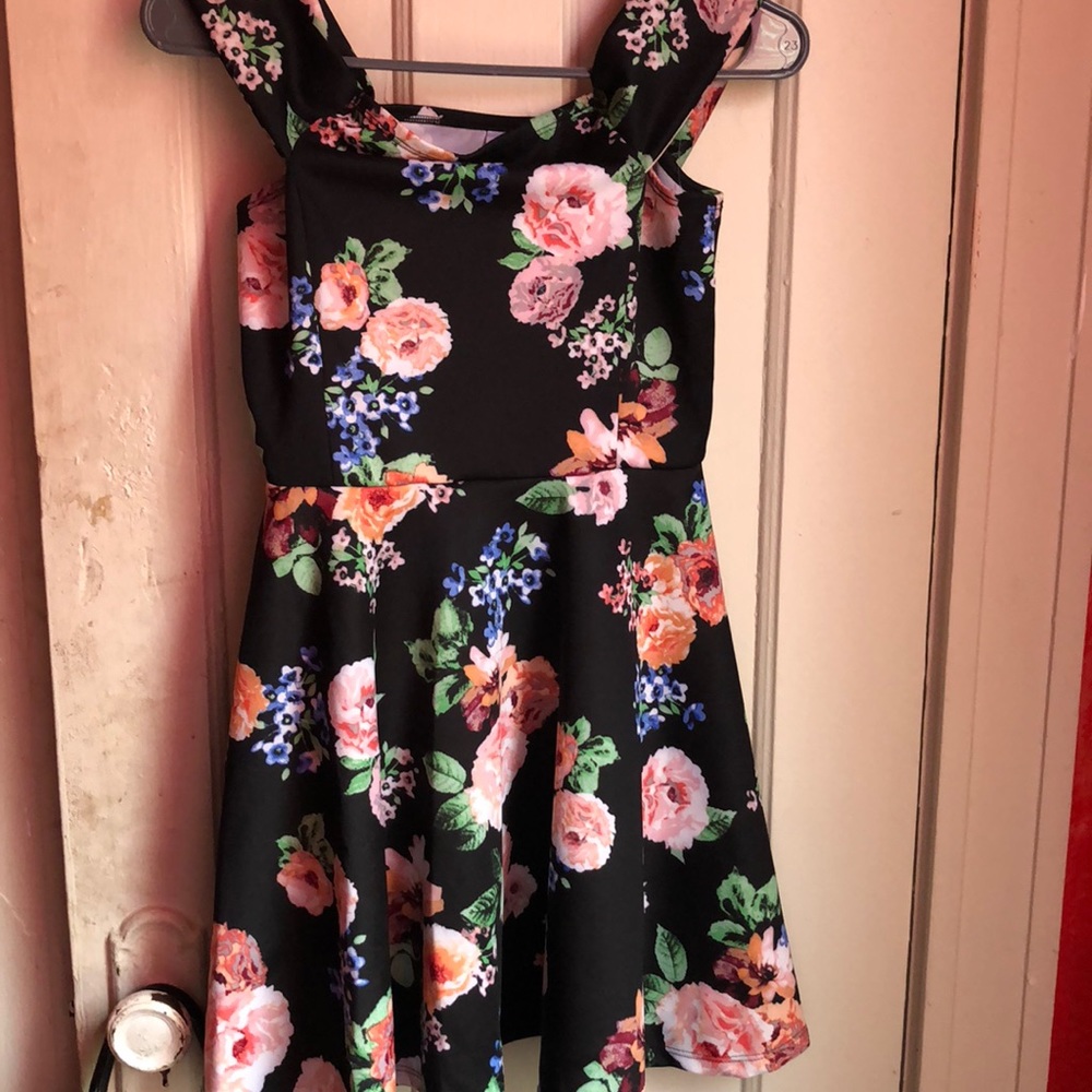 Floral design dress - Picture 2 of 5